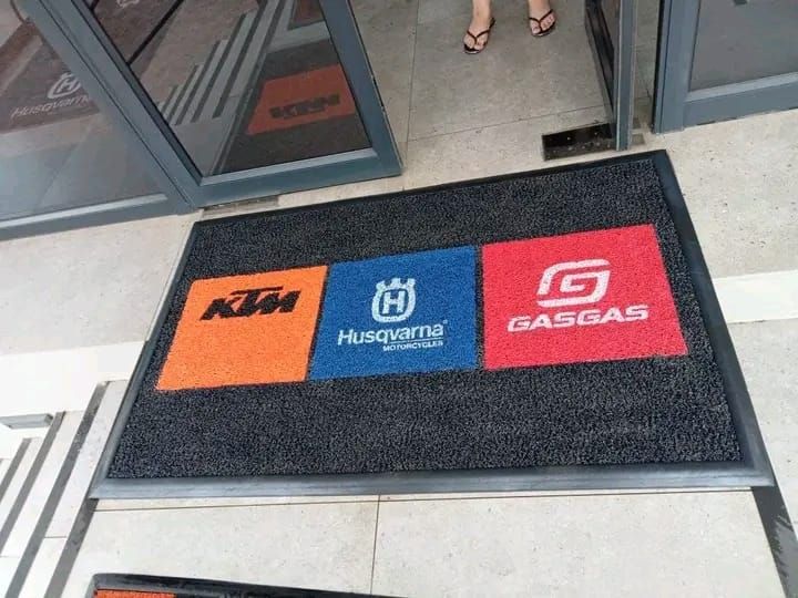 Spaghetti logo mats